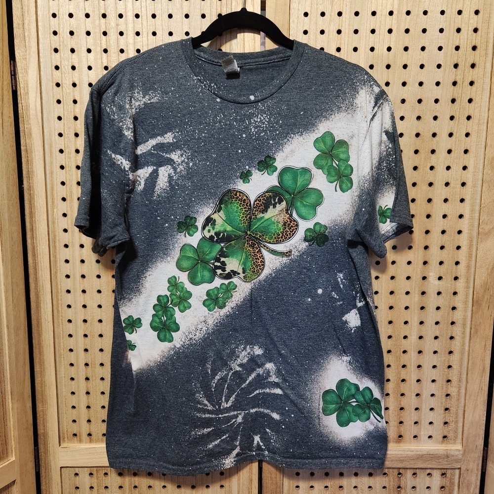 Gildam Shamrock Bleach T-Shirt Large Clover Animal‎ Print Gray Green St Patrick